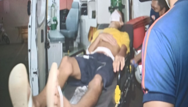 Jovem é golpeado com canivete ao sair de quadra esportiva no Wilson Ribeiro 